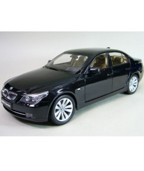 Модель BMW M5 1:43 черный (в коробке)