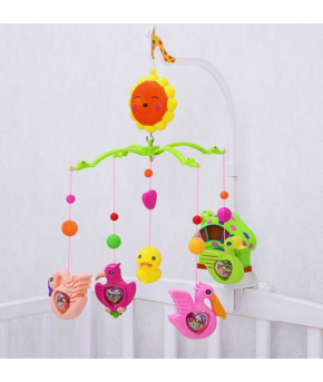 Каруселька Крошка я Пряничный домик Птички-погремушки с пластиковыми игрушками (на батарейках)