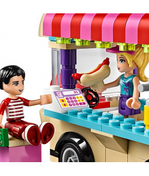 Конструктор Lego Friends Парк развлечений: фургон с хот-догами